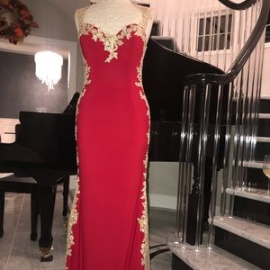 No brand name - Red Gown